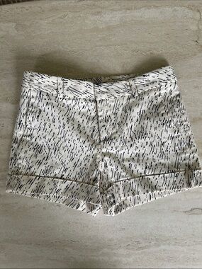 Zara Cream Shorts with Black Dash Motif